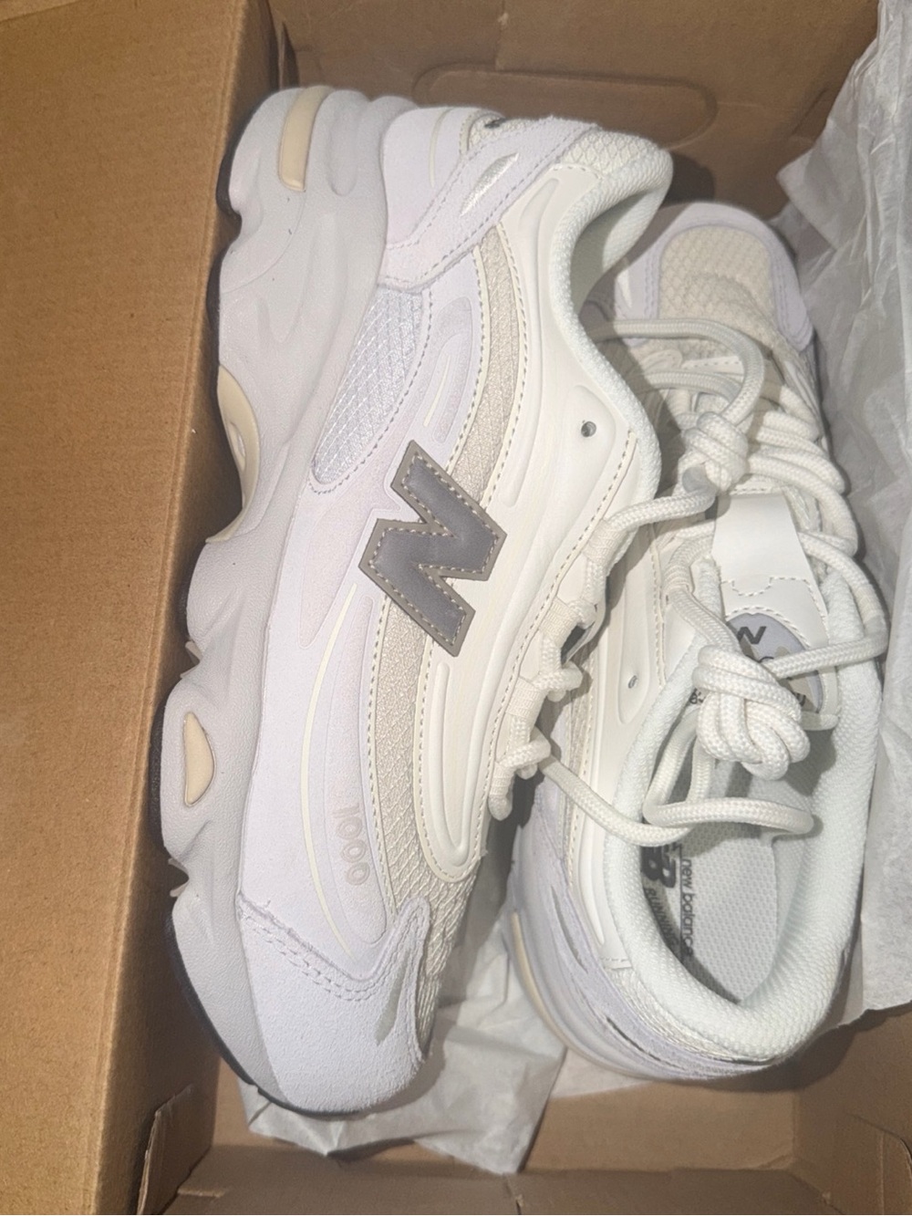 New Balance 1000 Mens Size 6.5  women’s Sz 8 Pearl Grey Black